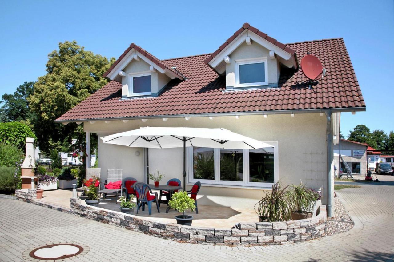 House Adler, Mirow Exterior foto